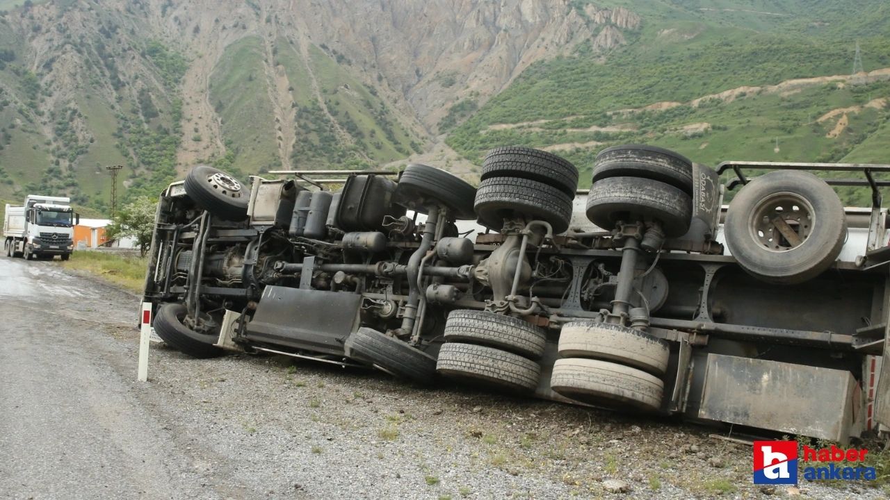 Hakkari - Van kara yolundaki kazada 9 kişi yaralandı