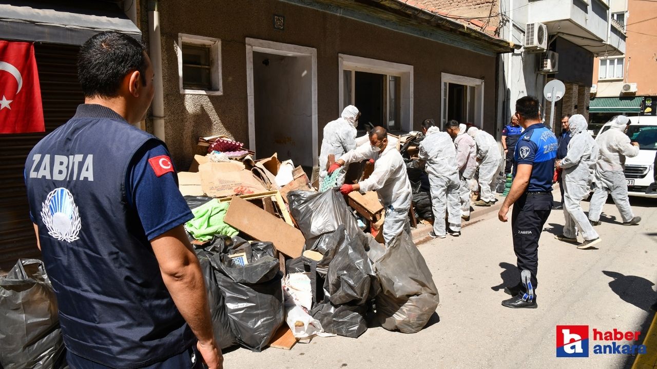Eskişehir Tepebaşı'nda bir evden 5 ton çöp çıktı